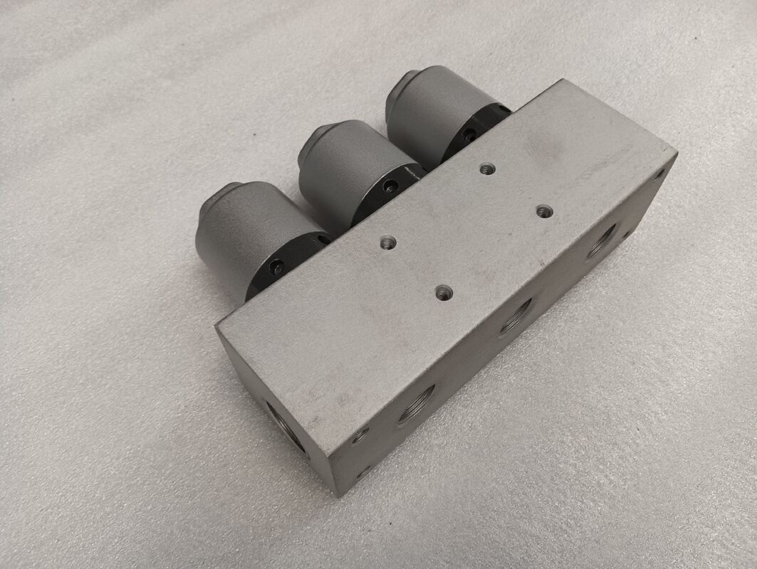 Cleaning vehicle triple plug-in valve pneumatic door valve water circuit pneumatic valve switch