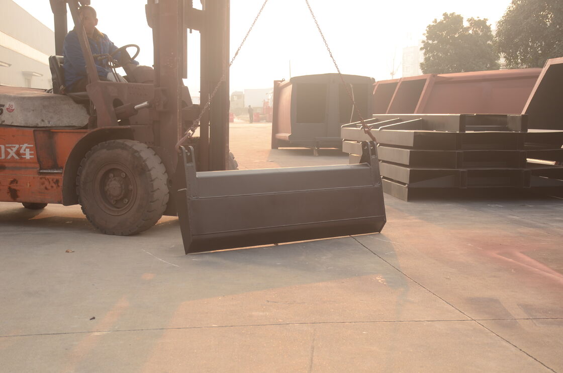 Zoomlion Garbage Truck Spare Part: Garbage Scraper for Scraping Residual Waste & Aiding Collection