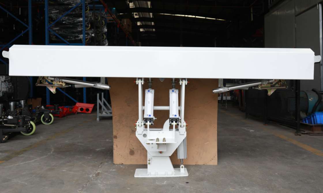 Front-Mounted Spray Rack for Zoomlion’s Large Water Sprinkler – Street/Road Stain Removal