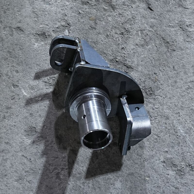 Steel Material Spray Bar Rotating Hub and Pivot Assembly with 1.2kg Weight for Spring-Based Self-Resetting Sweeper Nozzle Connection