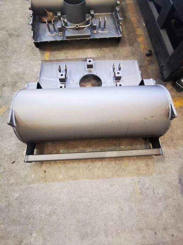 Fast-Change Height-Adjustable Road-Adaptive Suction Nozzle Weldment for Compact Sweeper Trucks
